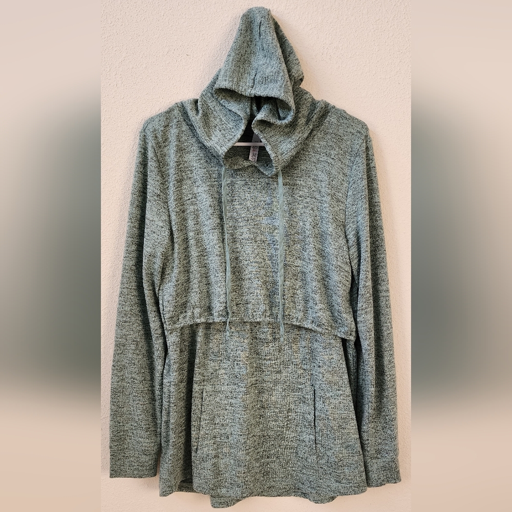 Latched Mama Size Large Womens  Everyday  Nursing Hoodie Pastel Green